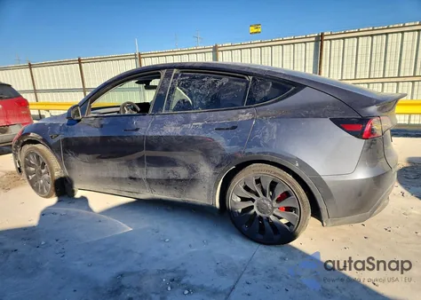 2023 Tesla Model Y z USA, uszkodzony, nr VIN 7SAYGDEF9PF874123
